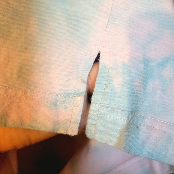 Pink tee size L - Picture 2 of 2